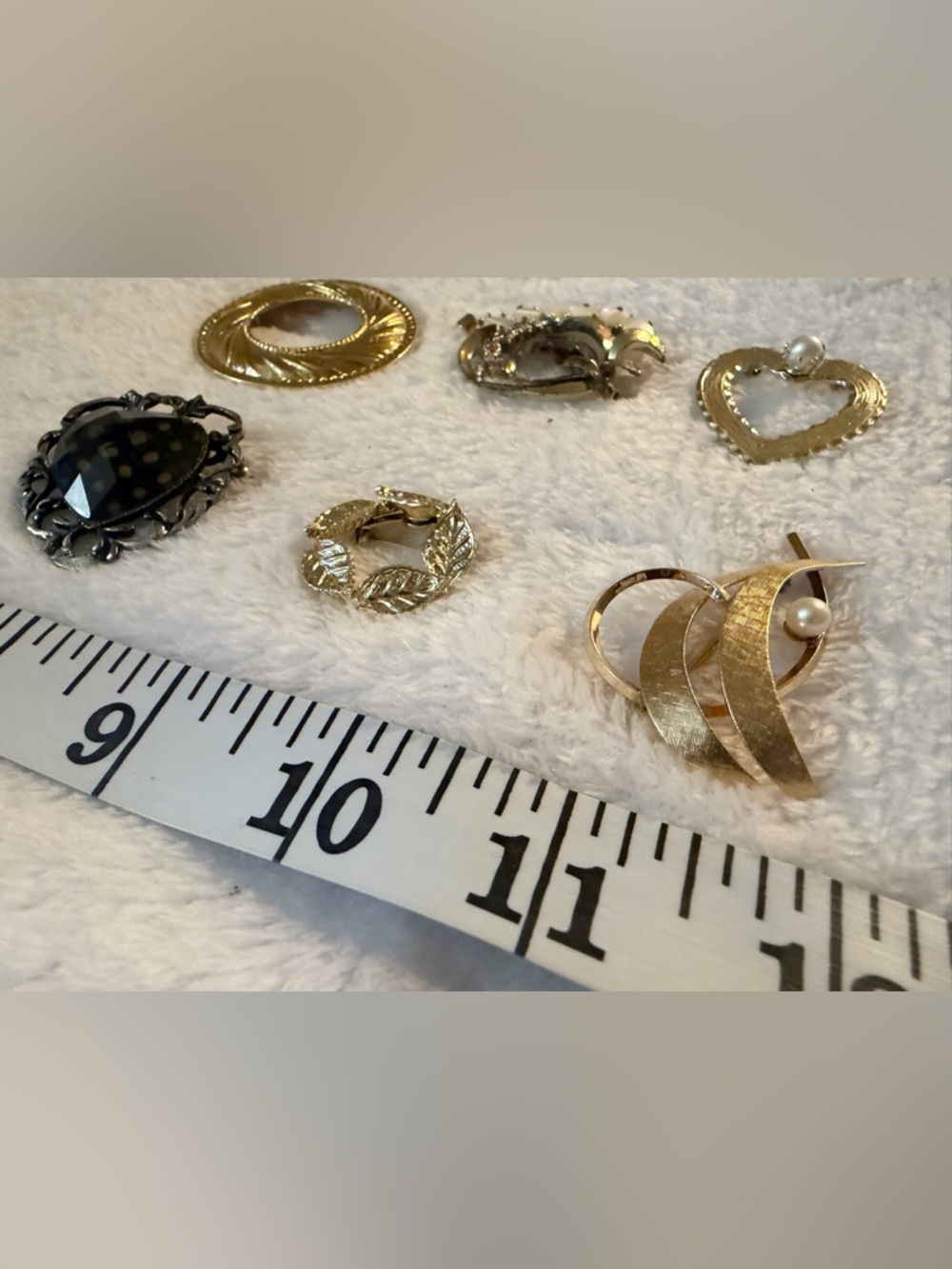 6 Vintage Gold & Silver-Tone Brooches Lot - Picture 2 of 5